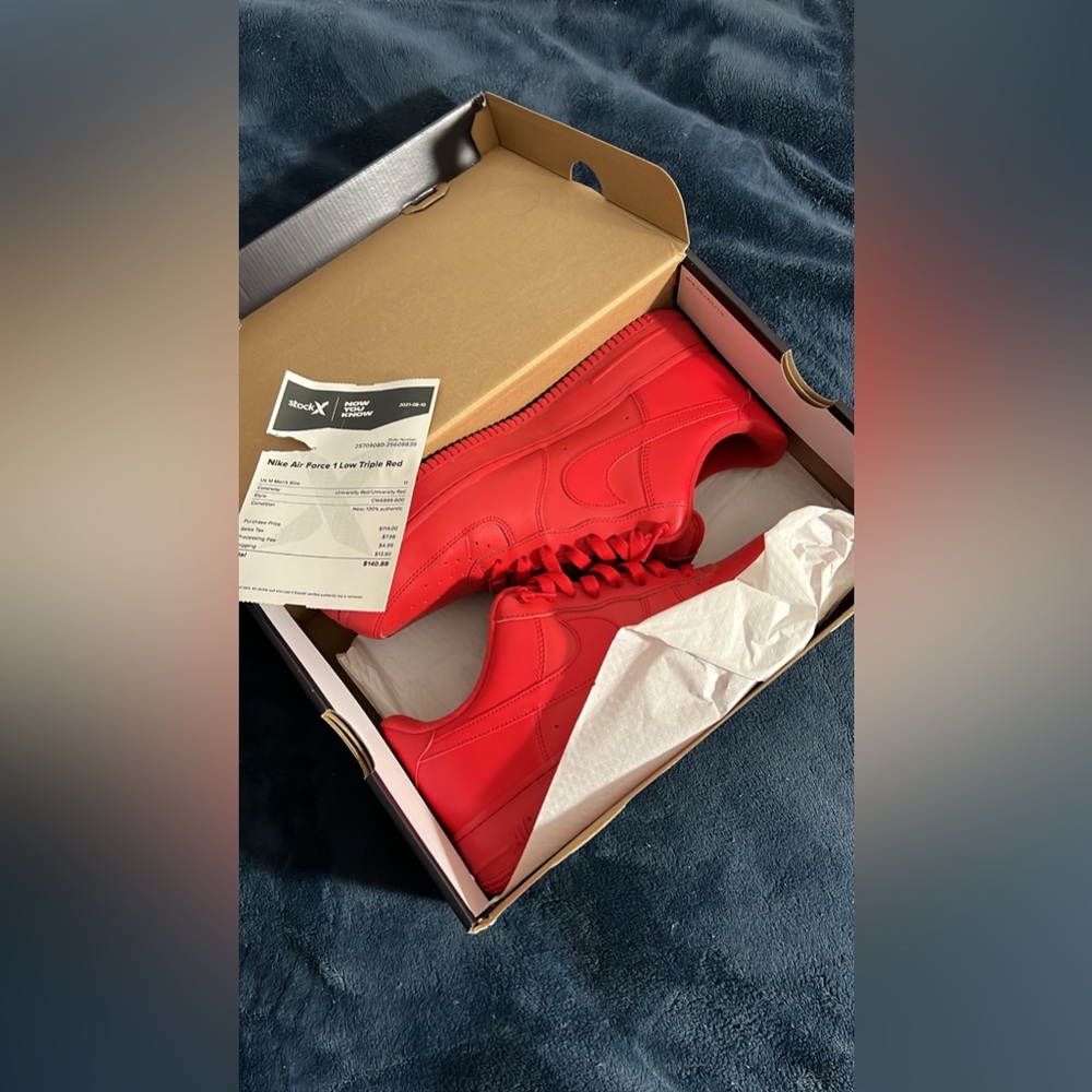 NIKE AIR FORCE 1 '07 LV8 CASUAL SHOES